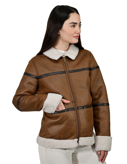 Chamarra marca LEE para Mujer en color Café con borrega.